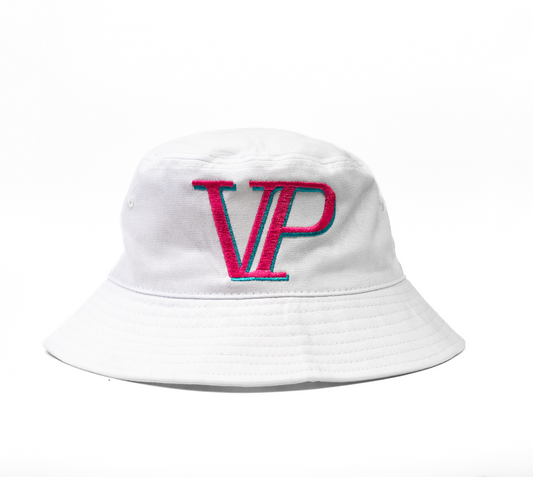 WHITE LOGO BUCKET HAT